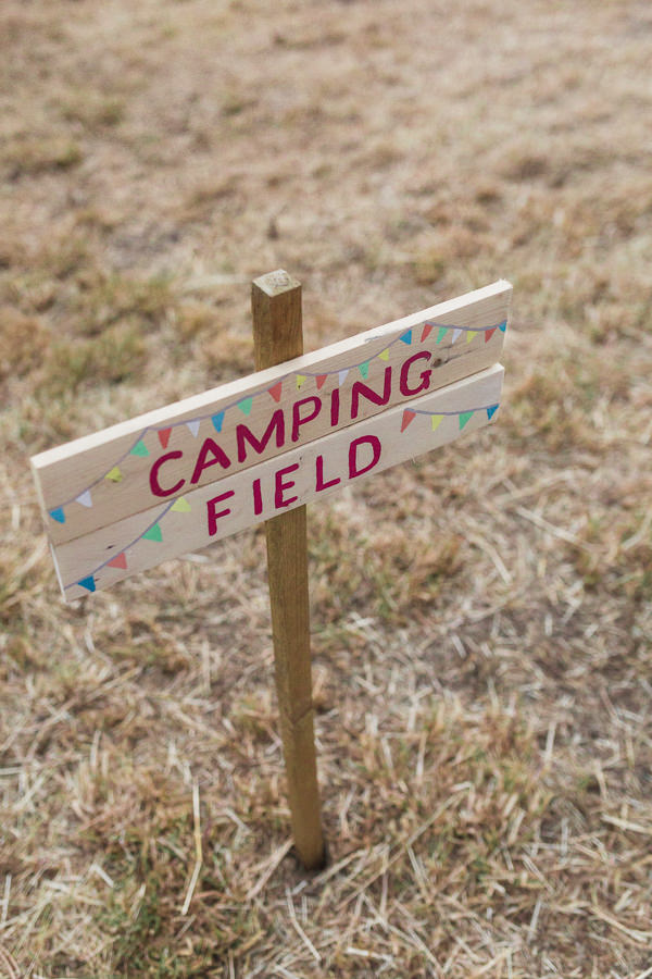 wedding photographer cotswolds gloucestershire swindon cirencester kingscote barn