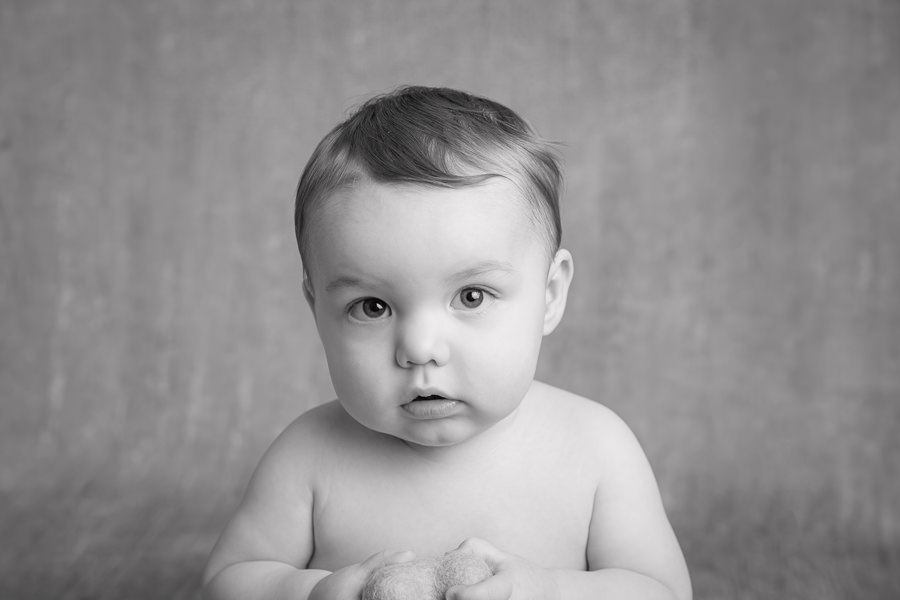 cake smash portraits first birthday photos malvern studio hayley morris photography worcester worcestershire