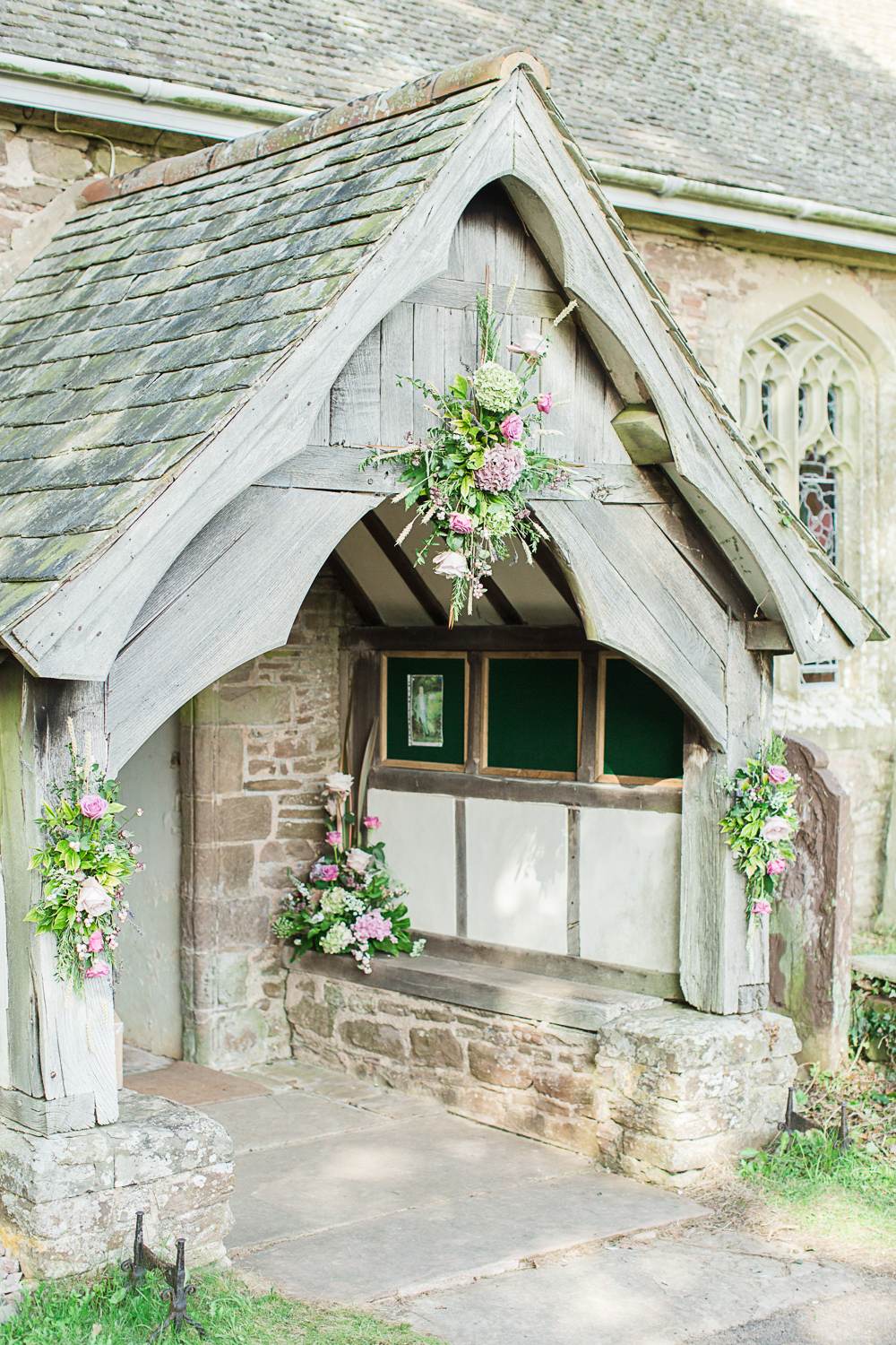 Hayley Morris Photography The Bringewood Fine art wedding photographer Herefordshire Shropshire Midlands leysters st andrews church