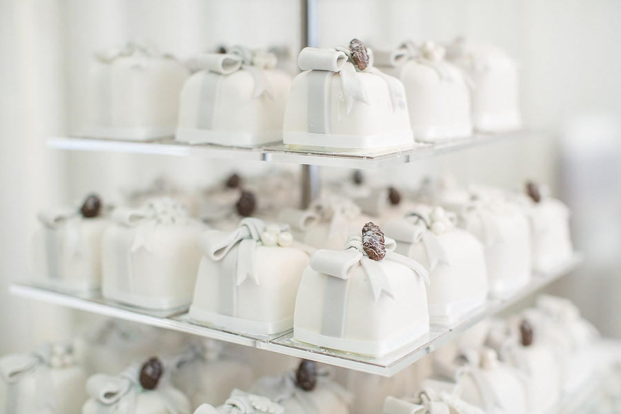 hayley morris photography birtsmorton court fine art wedding photographer elegant bakes by elizabeth