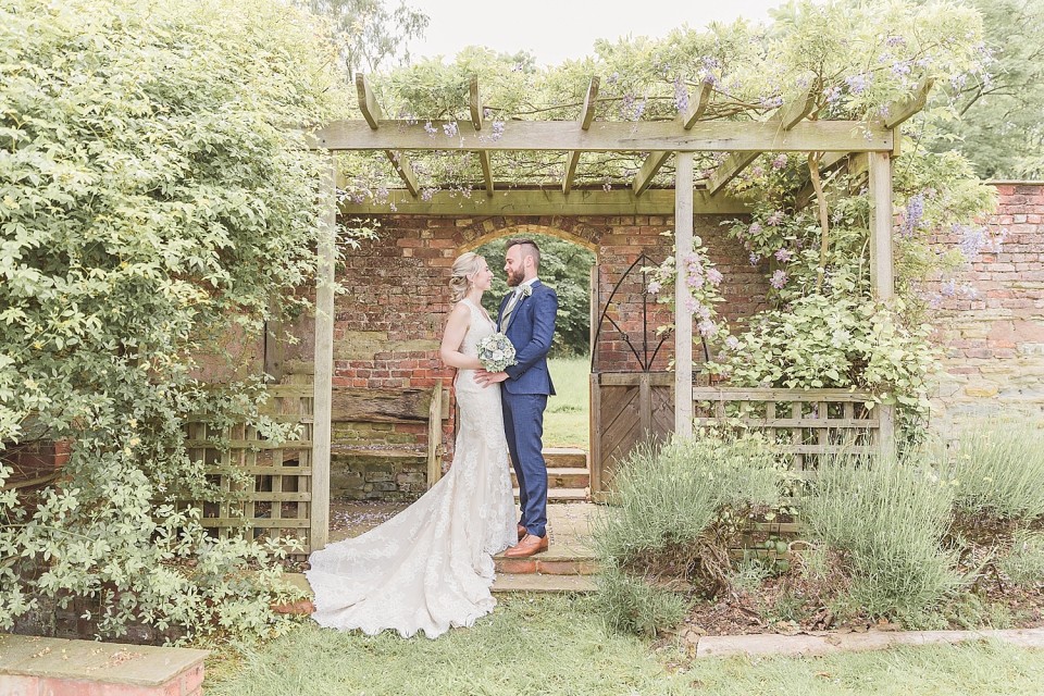 Beautiful Fine Art & Natural Wedding Photography